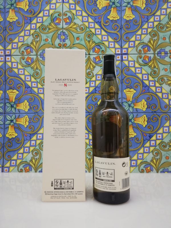 Islay Single Malt Scotch Whisky “Lagavulin” 8 Y.O.  vol 48% cl 70