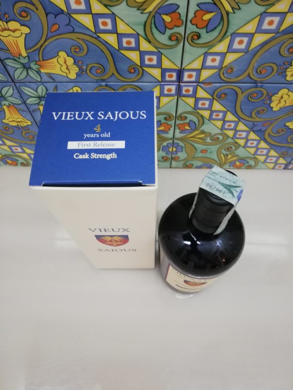 Rum Vieux Sajous 4 y.o First release Cask Strenght vol 50.6% cl 70