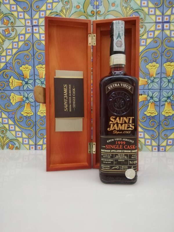 Rum Saint James Single Cask 1999 vol 42.9% cl 70 wood box