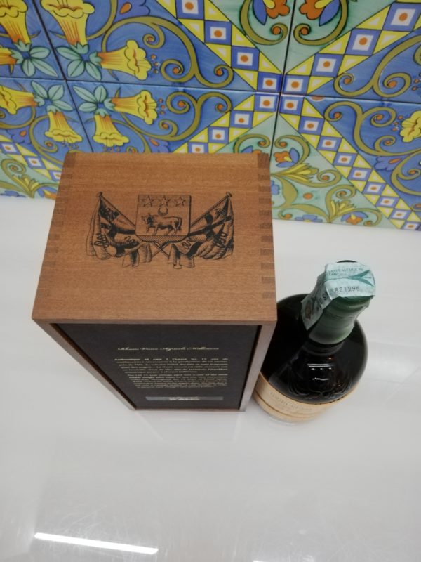 Rum J.M. Agricole Martinique 2002 15 y.o.  Vol.41,5% cl.70 wood box