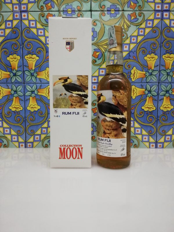 Rum Fiji 2001 Moon import 18 y.o. cl 70 vol 45%