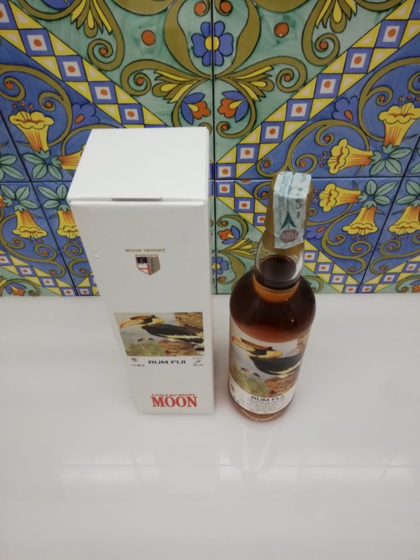 Rum Fiji 2001 Moon import 18 y.o. cl 70 vol 45%