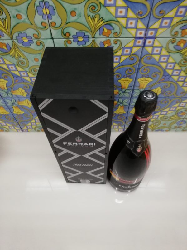 Limited Edition Ferrari Luna Rossa – Trento DOC “Maximum Blanc de Blancs” 1,5 lt